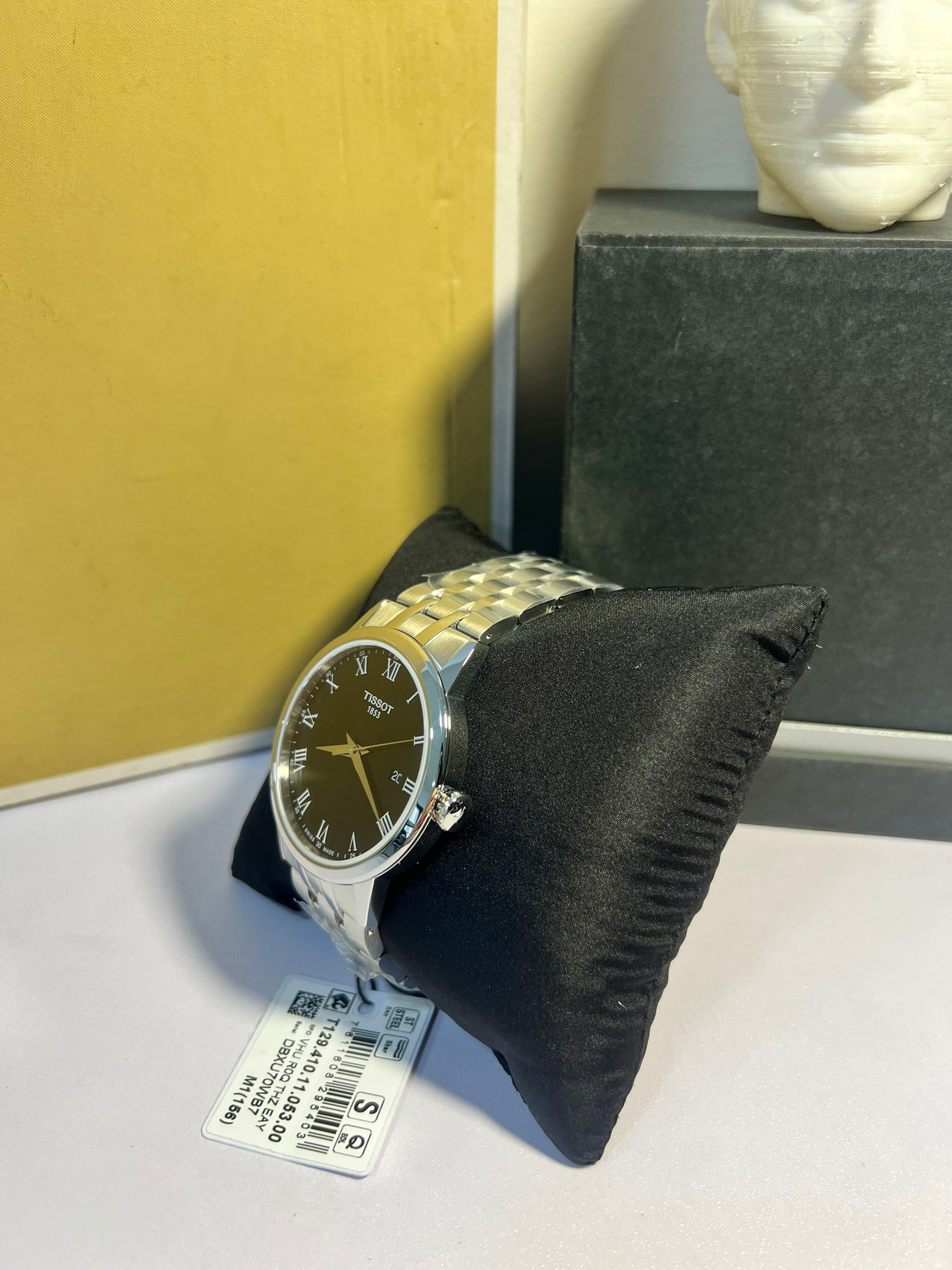 Đồng hồ nam Tissot T-Classic Quartz Black Dial